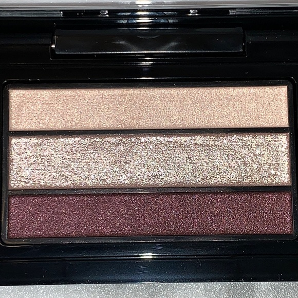 NWOB Fabulous Three Veluxe Pearlfushion Shadow Trio Palette - Picture 4 of 14